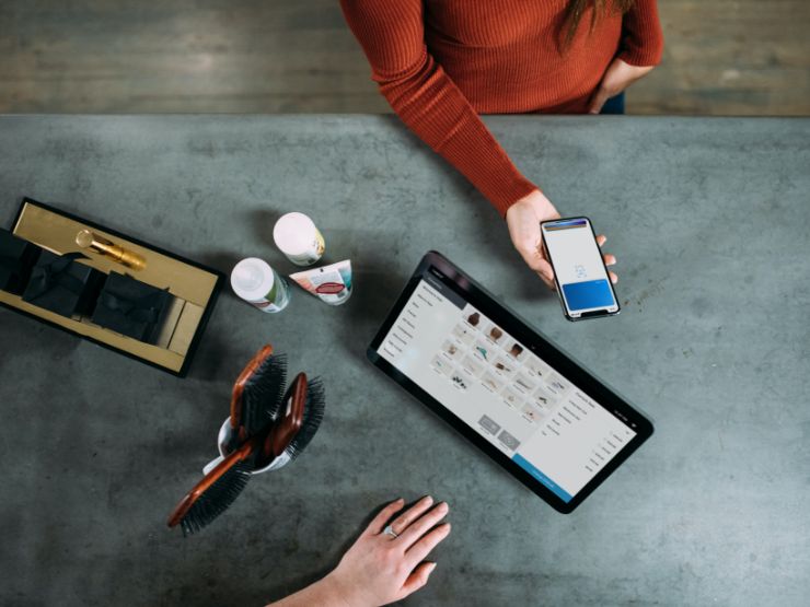 Women with tablet and mobile phone